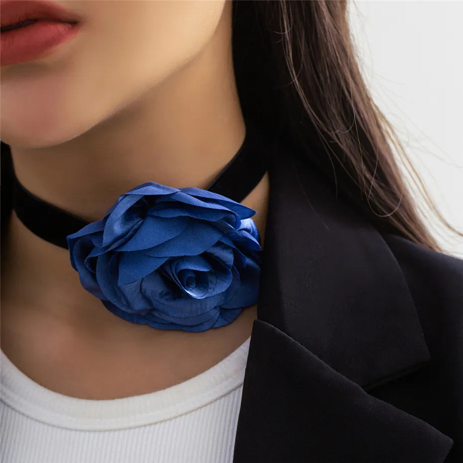 Romantische große Rosen Schlüsselbein Choker Halskette | Shop Nory