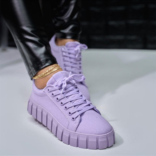 Modische orthopädische Damenschuhe mit Plateausohle