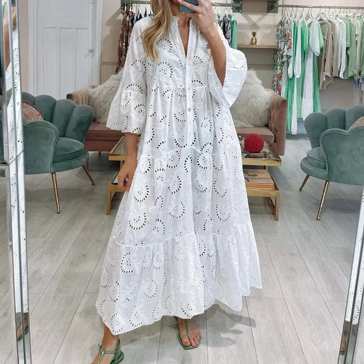 Elegantes Kleid mit Lochstickerei