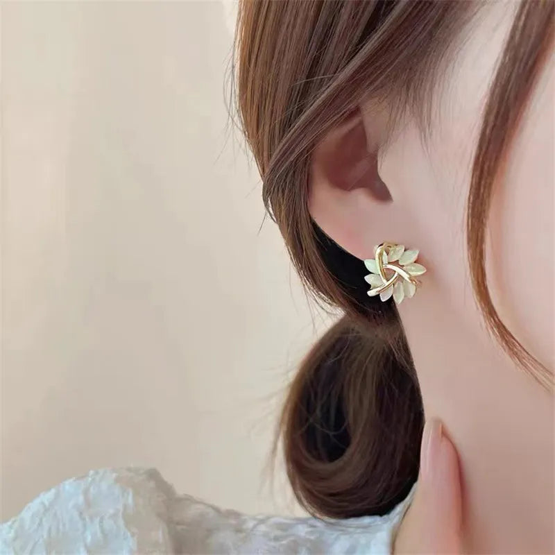 Elegante Opal Petal Circle Stud Ohrringe | Shop Nory