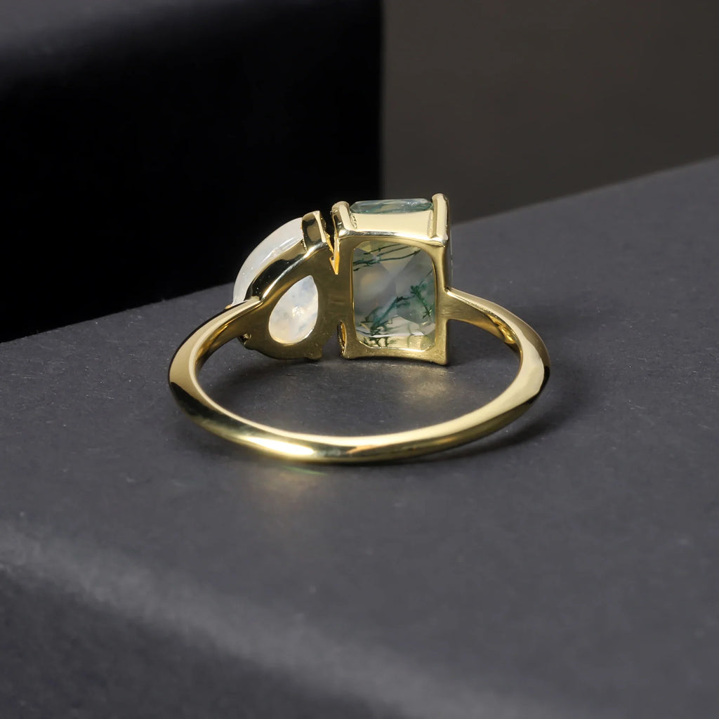 Ring „Du und ich“ mit einem natürlichen grünen Moosachat und einem Mondstein-Toi et Moi-Ring | Shop Nory