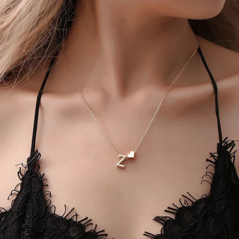Dainty Initial Herz Halskette – Gold oder Silber Buchstaben Choker für Frauen Shop Nory