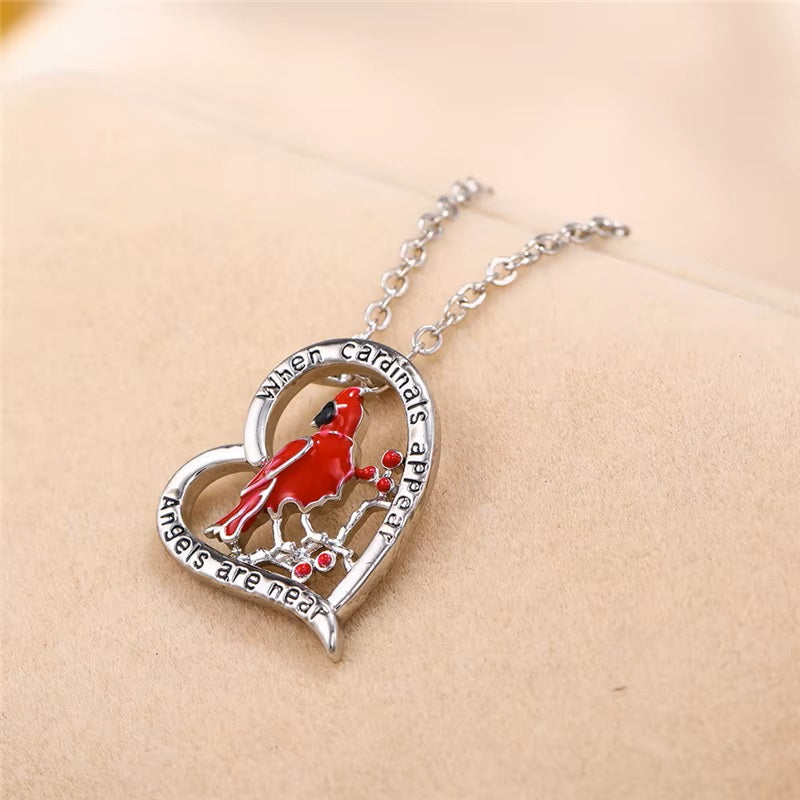 Silberne Halsketten mit Cardinal Red Bird Herzanhänger | Shop Nory