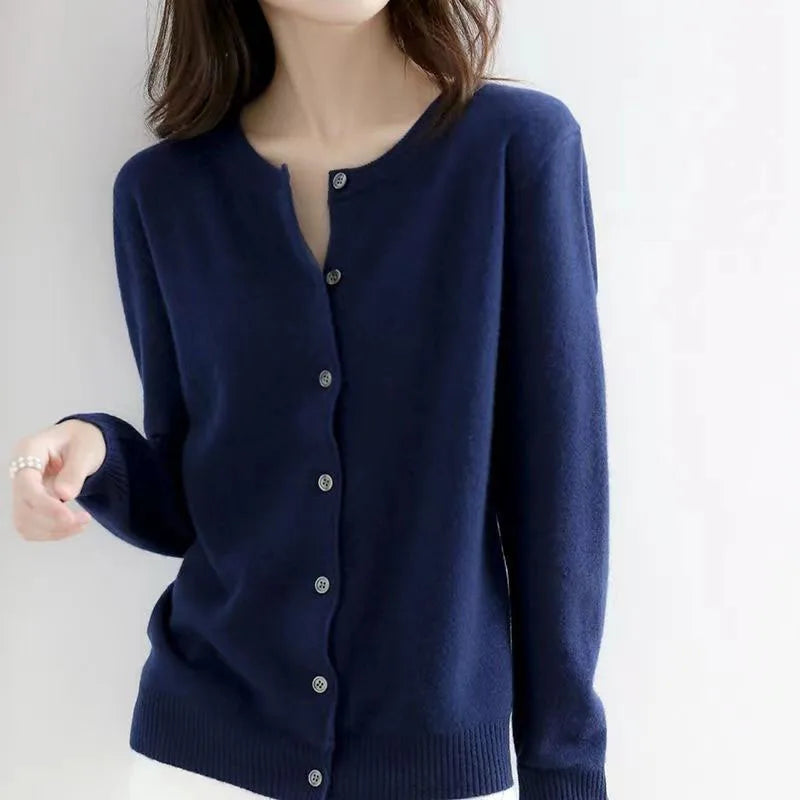 Klassische Strickjacke