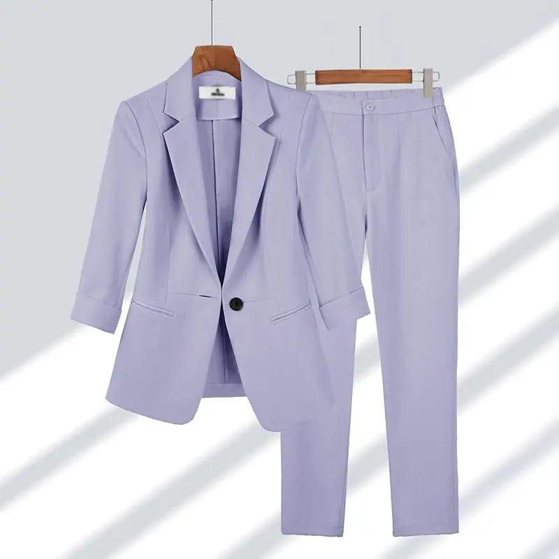 Zweiteiliger Luxusanzug mit Jacke und Hose