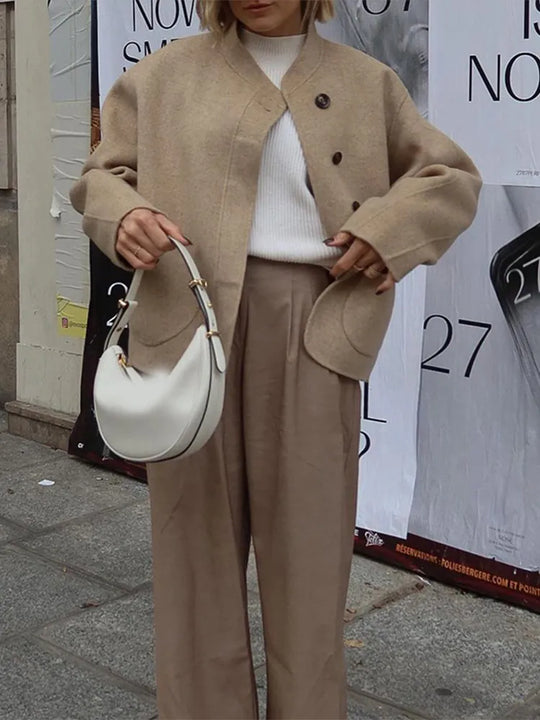 Kurze Wolljacke mit Knöpfen Warm und Stilvoll Zeitloses Design