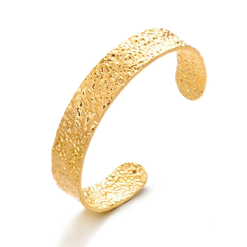 Vintage Floral Armreif – Goldfarbiger Edelstahl-Bangle für Frauen Shop Nory