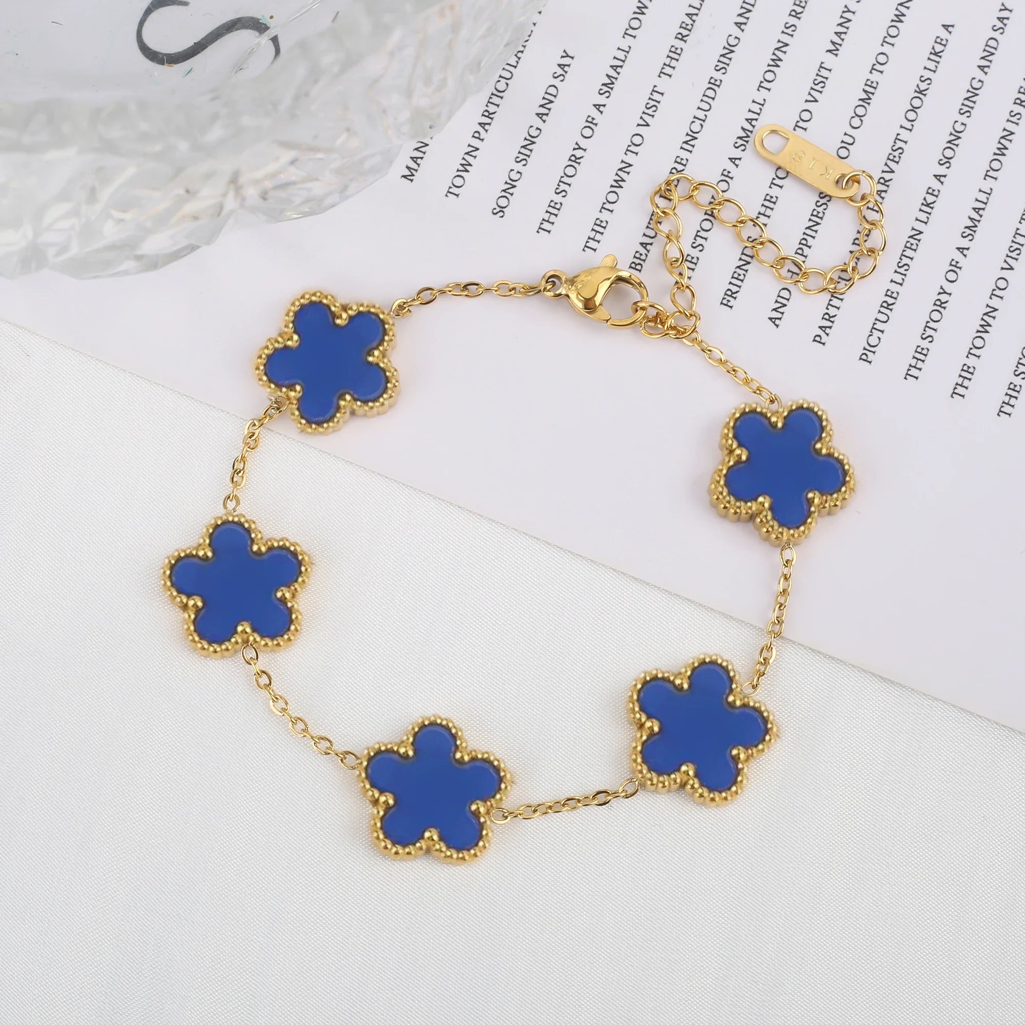 Klassisches Edelstahl Fünf-Blumen-Armband für Damen Shop Nory