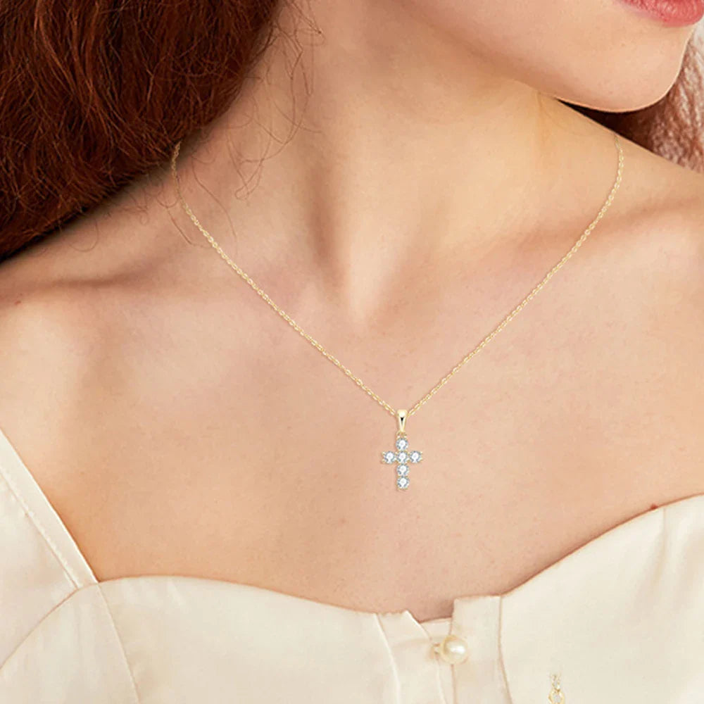 Luxuriöse Moissanit Kreuz Halskette - Erschwingliche Brillanz | Shop Nory