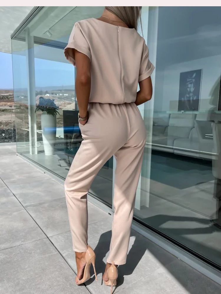 Eleganter Jumpsuit mit kurzen Ärmeln und Gürtel