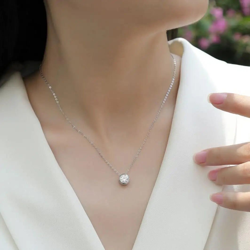 Strahlende Moissanit Luxus Halskette - 18k Vergoldete Eleganz | Shop Nory