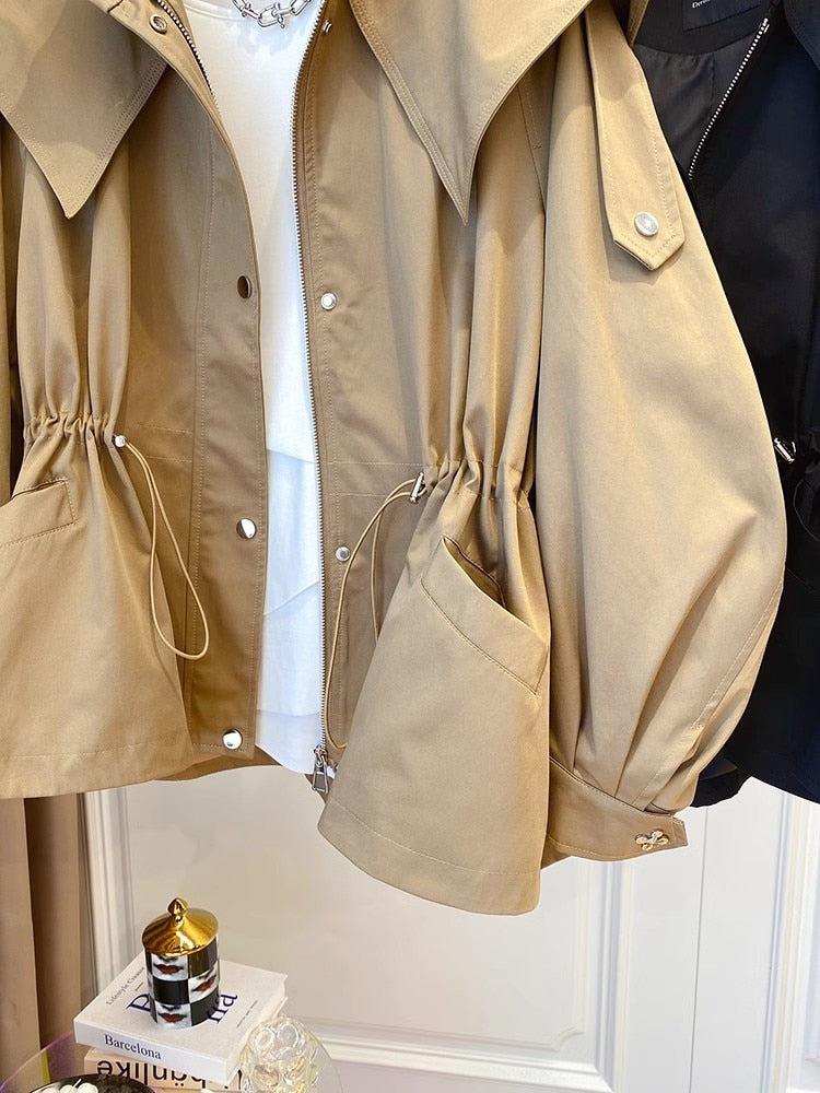 Leichte Kapuzenjacke mit Taschen