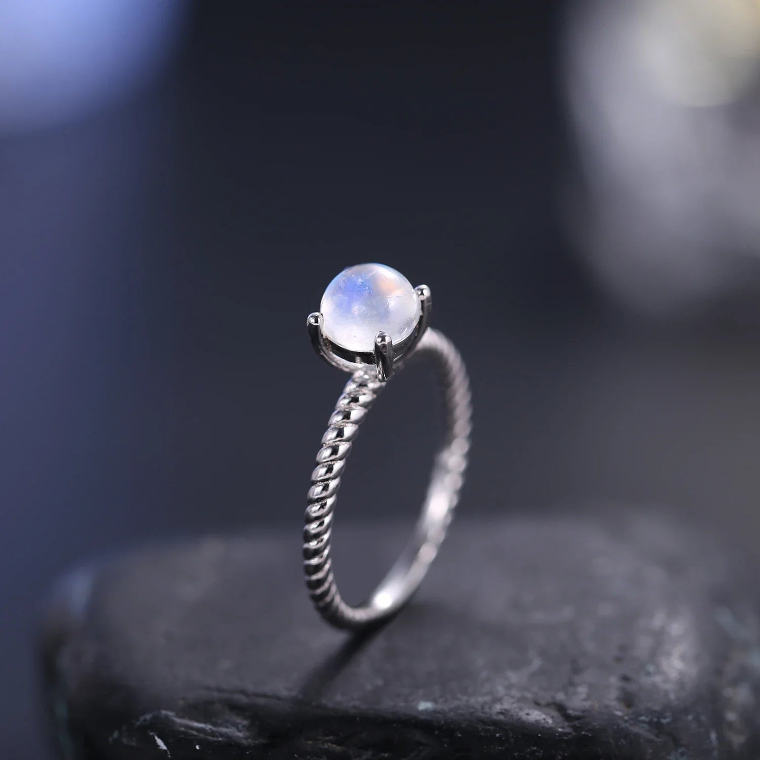 Echter Mondsteinring aus zierlichem und schlichtem Sterlingsilber | Shop Nory