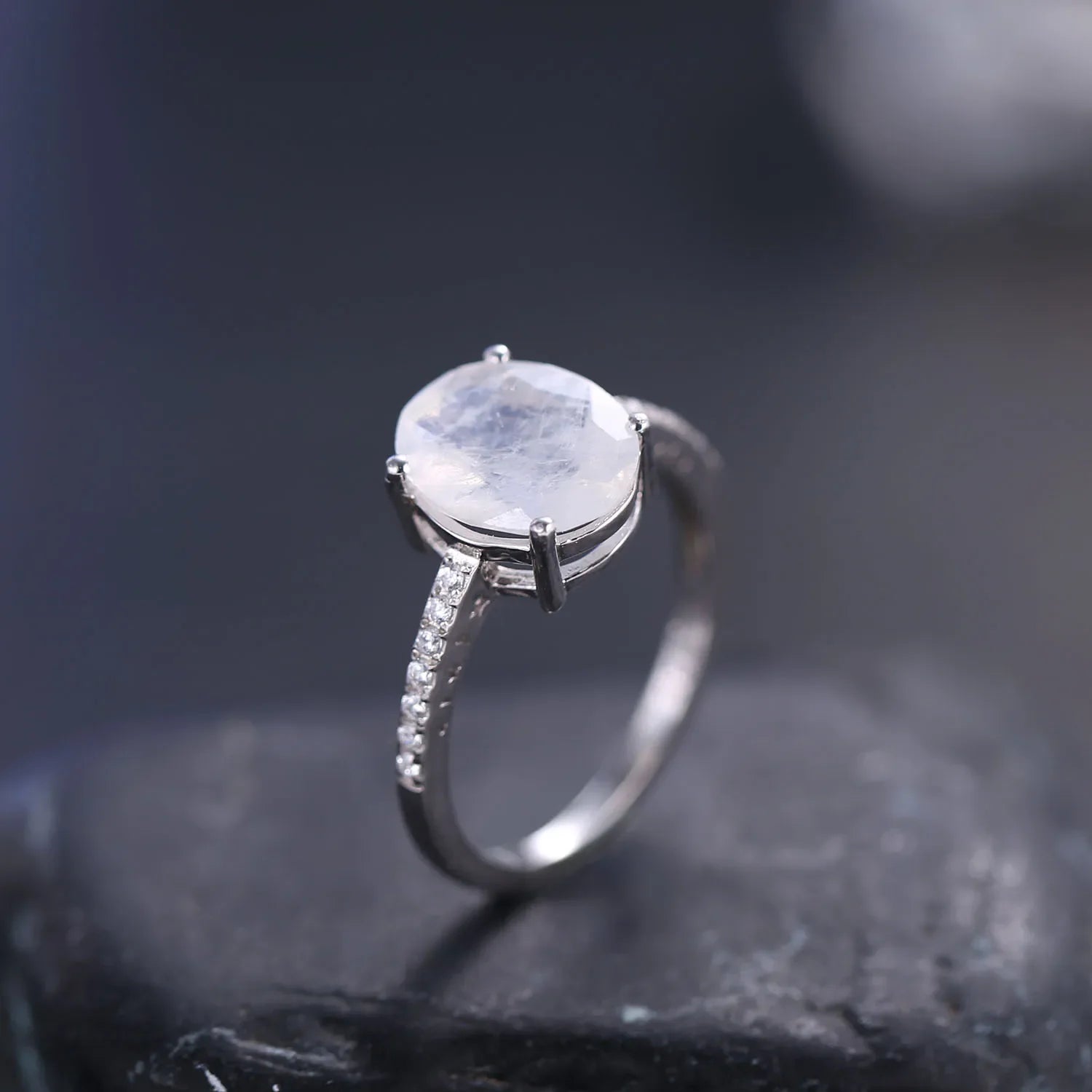 Sterlingsilber-Mondsteinring mit Diamant-CZ-Mondstein-Verlobungsring | Shop Nory