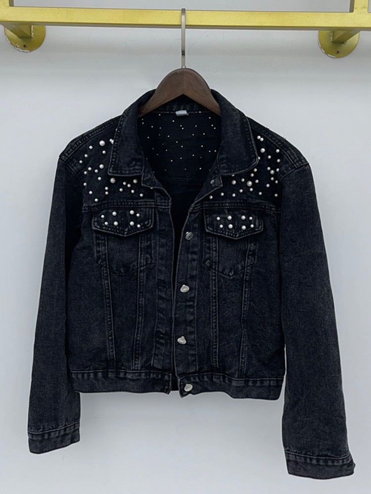 Lässige Jeansjacke mit Perlen