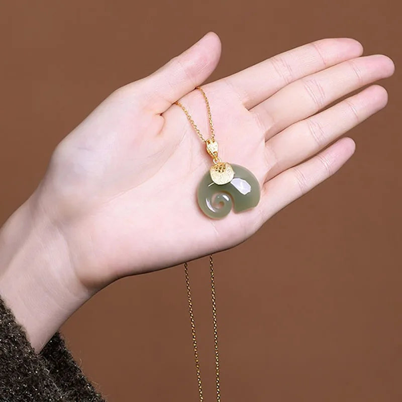 Elegante Hetian Jade Elefantenanhänger Halskette für Frauen | Shop Nory