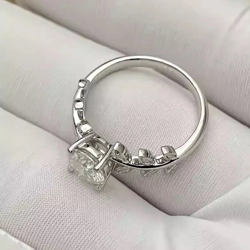 Exquisite 1CT Blatt Moissanit Verlobungsring aus Sterlingsilber | Shop Nory