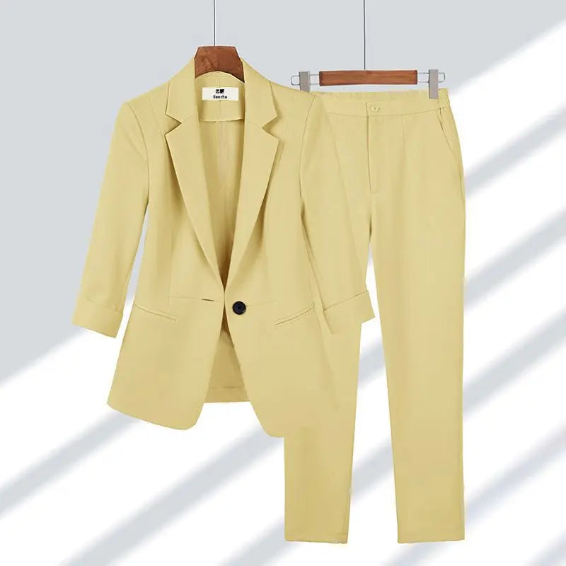 Zweiteiliger Luxusanzug mit Jacke und Hose
