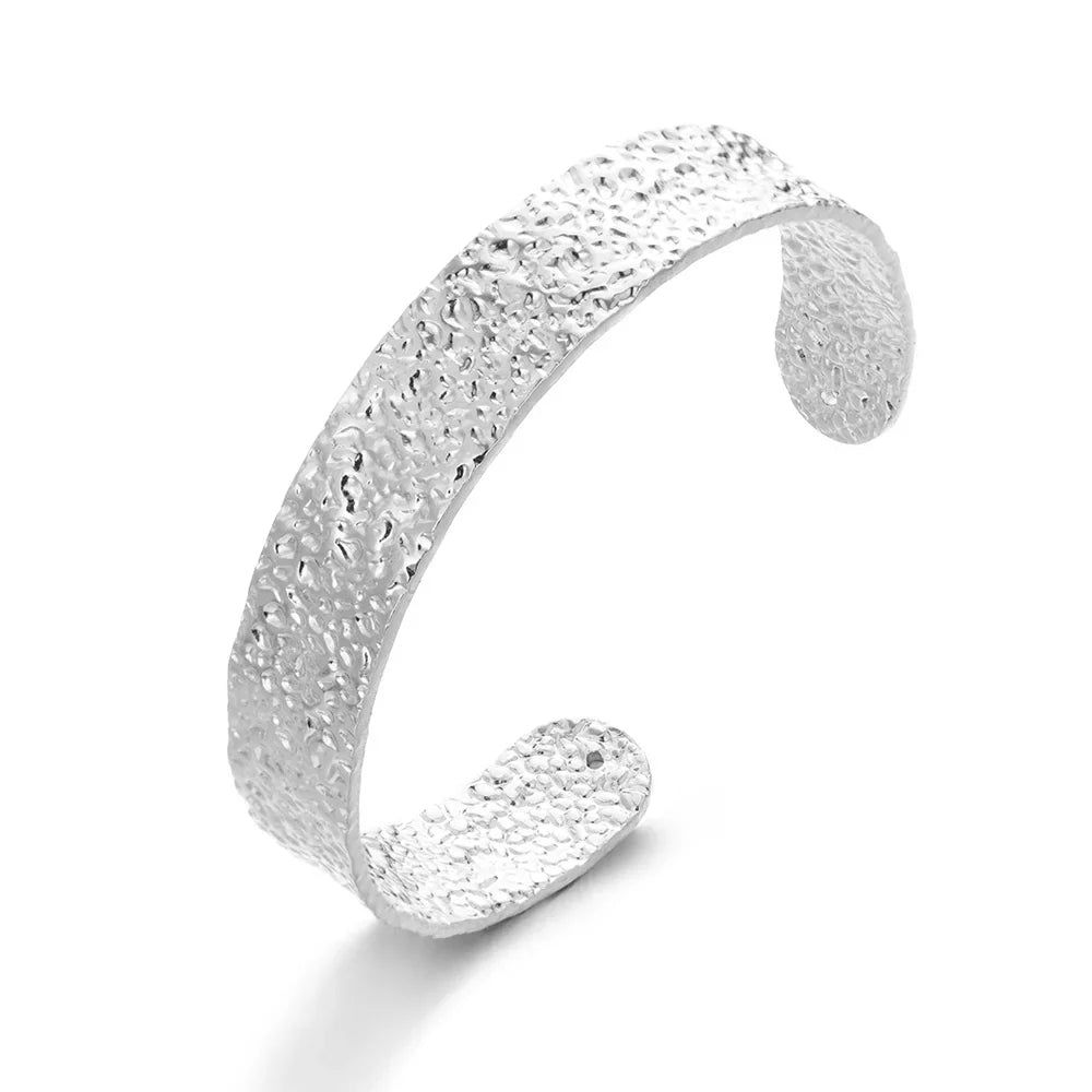 Vintage Floral Armreif – Goldfarbiger Edelstahl-Bangle für Frauen Shop Nory
