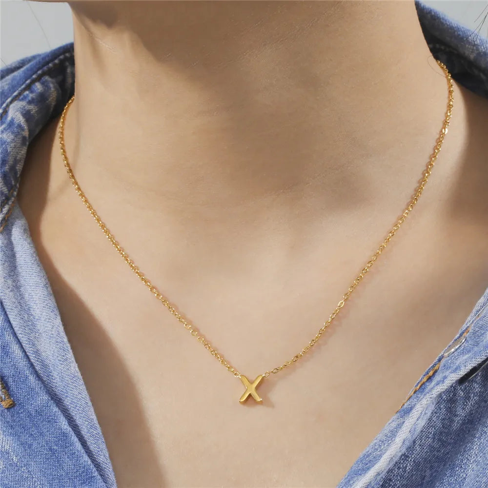 Minimalistische Initialen Halskette – A–Z Alphabet Edelstahl Choker für Frauen Shop Nory