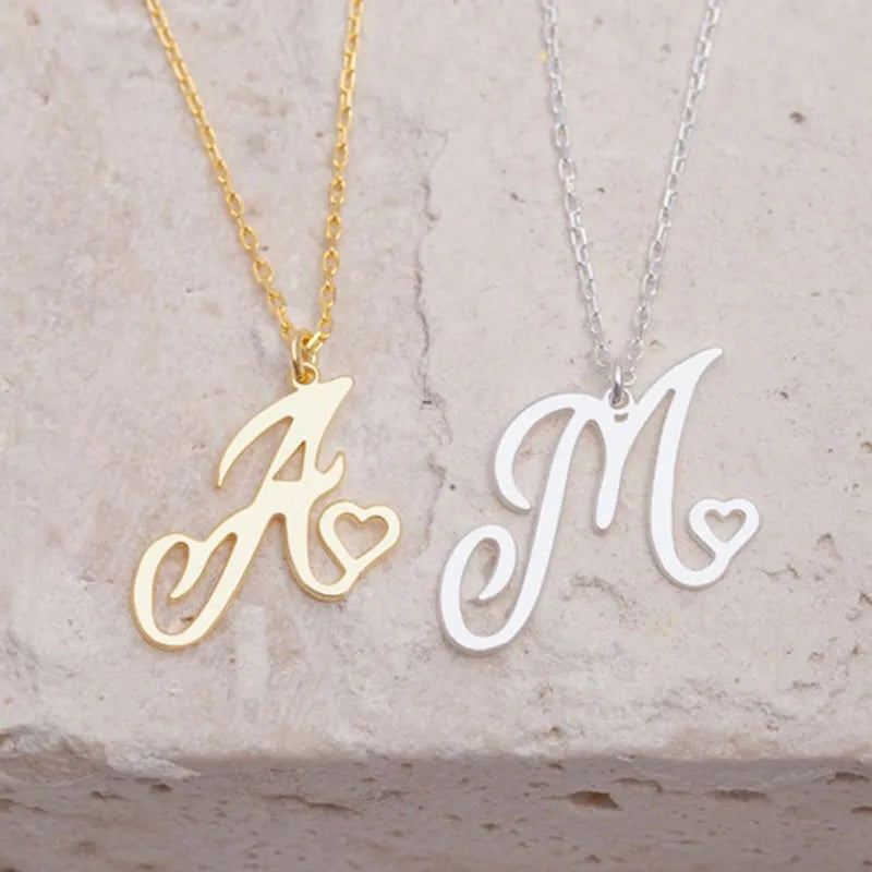 Stylische A-Z Initialbuchstaben Anhänger Halsketten | Shop Nory
