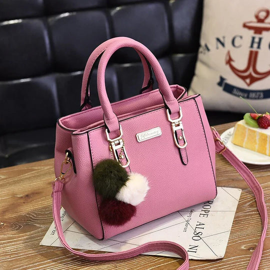 Handtasche mit Anhänger