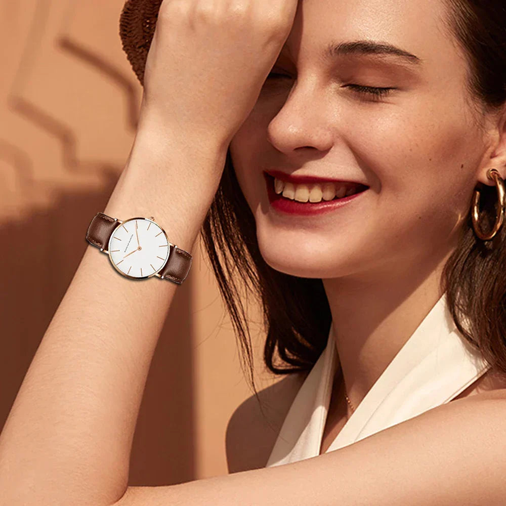 Runde Zeitlose Minimalistische Uhr mit Lederarmband für Frauen