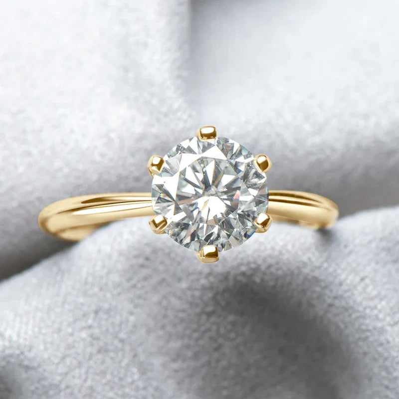 Strahlender Moissanit Luxus Ring aus 925 Silber & 14K Gold plattiert | Shop Nory