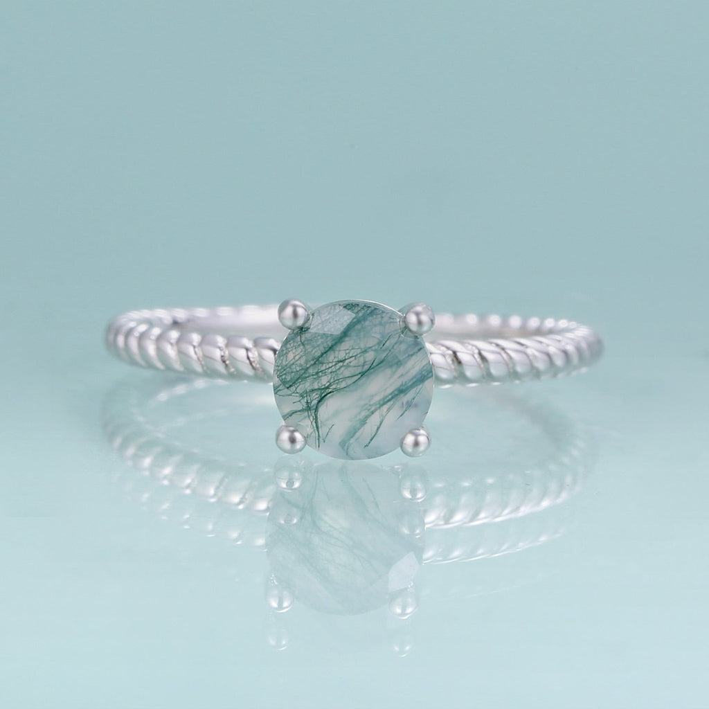 Damen-Solitärring aus Moosachat, minimalistisch und zierlich in Silber | Shop Nory