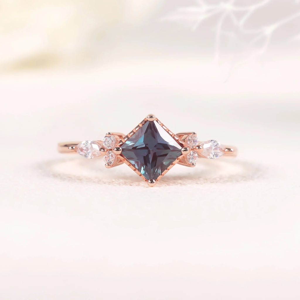 Roségoldener Alexandrit-Ring mit Farbwechsel | Shop Nory