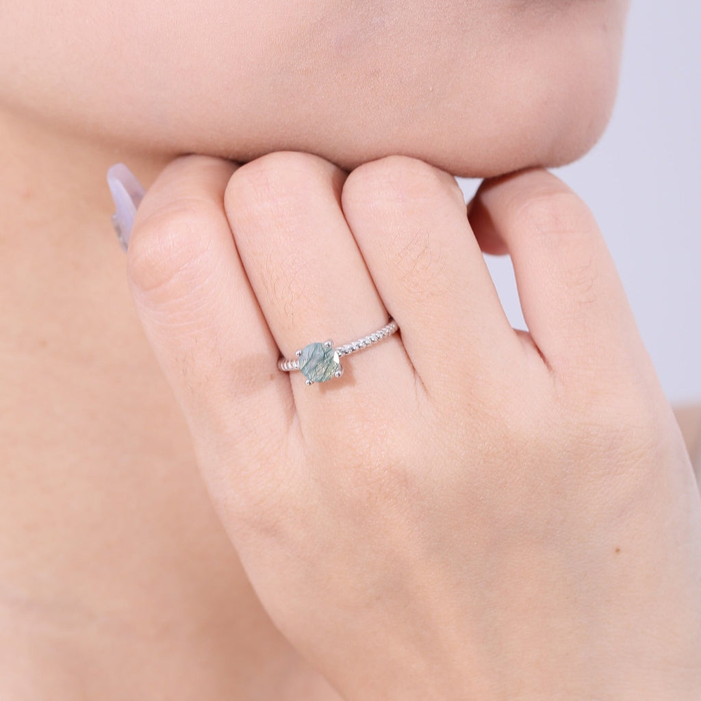 Damen-Solitärring aus Moosachat, minimalistisch und zierlich in Silber | Shop Nory