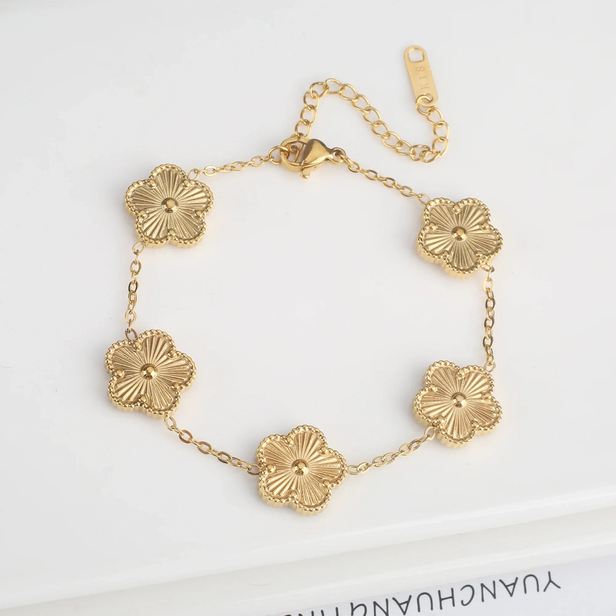 Klassisches Edelstahl Fünf-Blumen-Armband für Damen Shop Nory