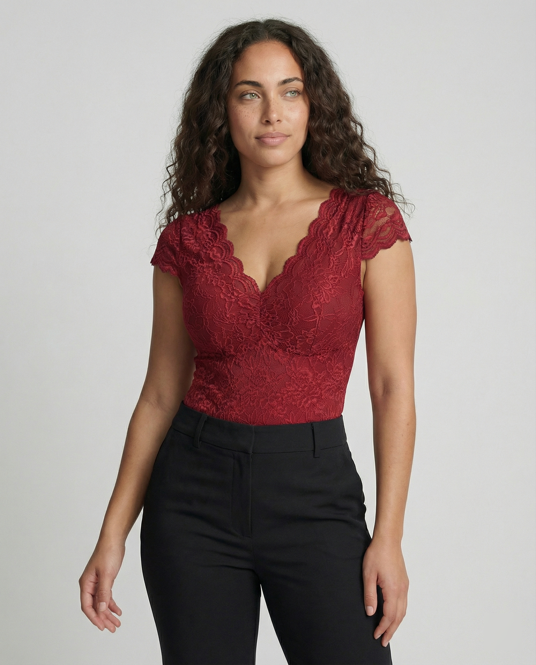 Elegante Body Suit mit Spitzenärmeln und V-Ausschnitt