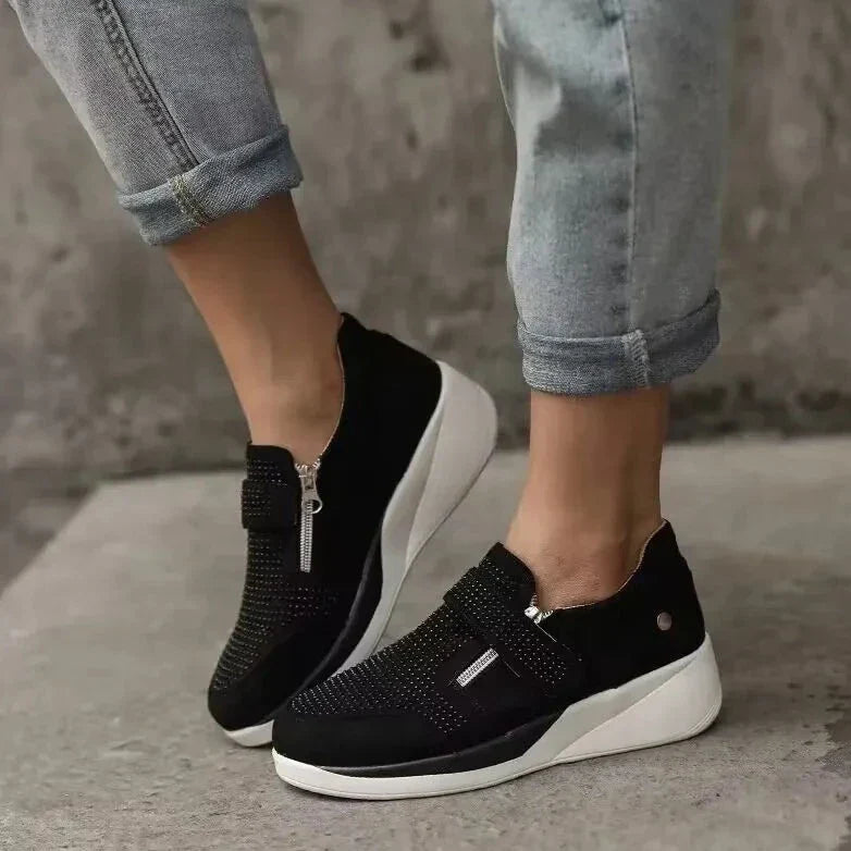 Sneaker mit Keilabsatz