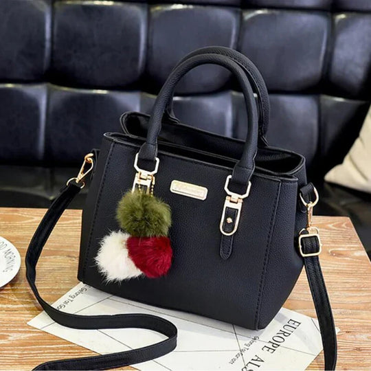 Handtasche mit Anhänger
