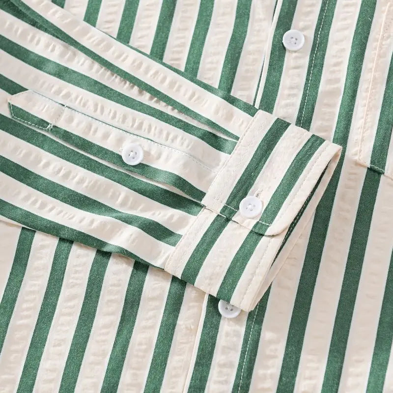 Stylisches Gestreiftes Button-Down Hemd