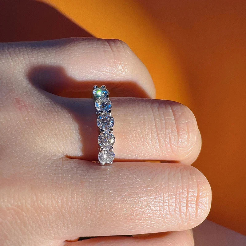 Strahlender Moissanit Eleganz Ring | Shop Nory