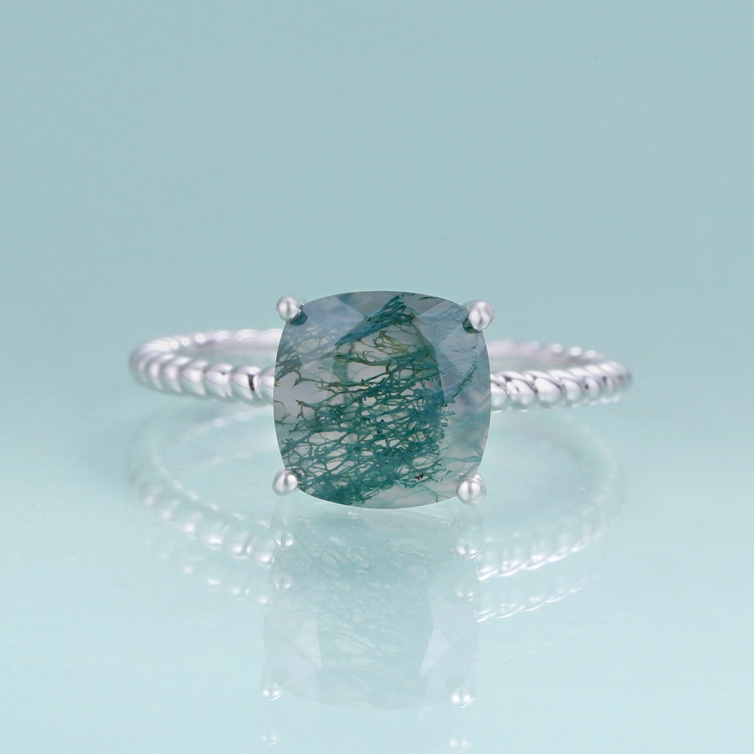 Ring aus natürlichem Moosachat in quadratischer Form in Silber | Shop Nory