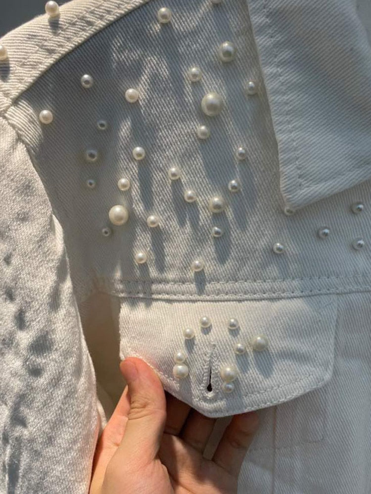 Lässige Jeansjacke mit Perlen