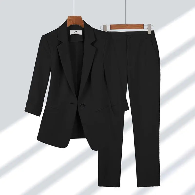 Zweiteiliger Luxusanzug mit Jacke und Hose