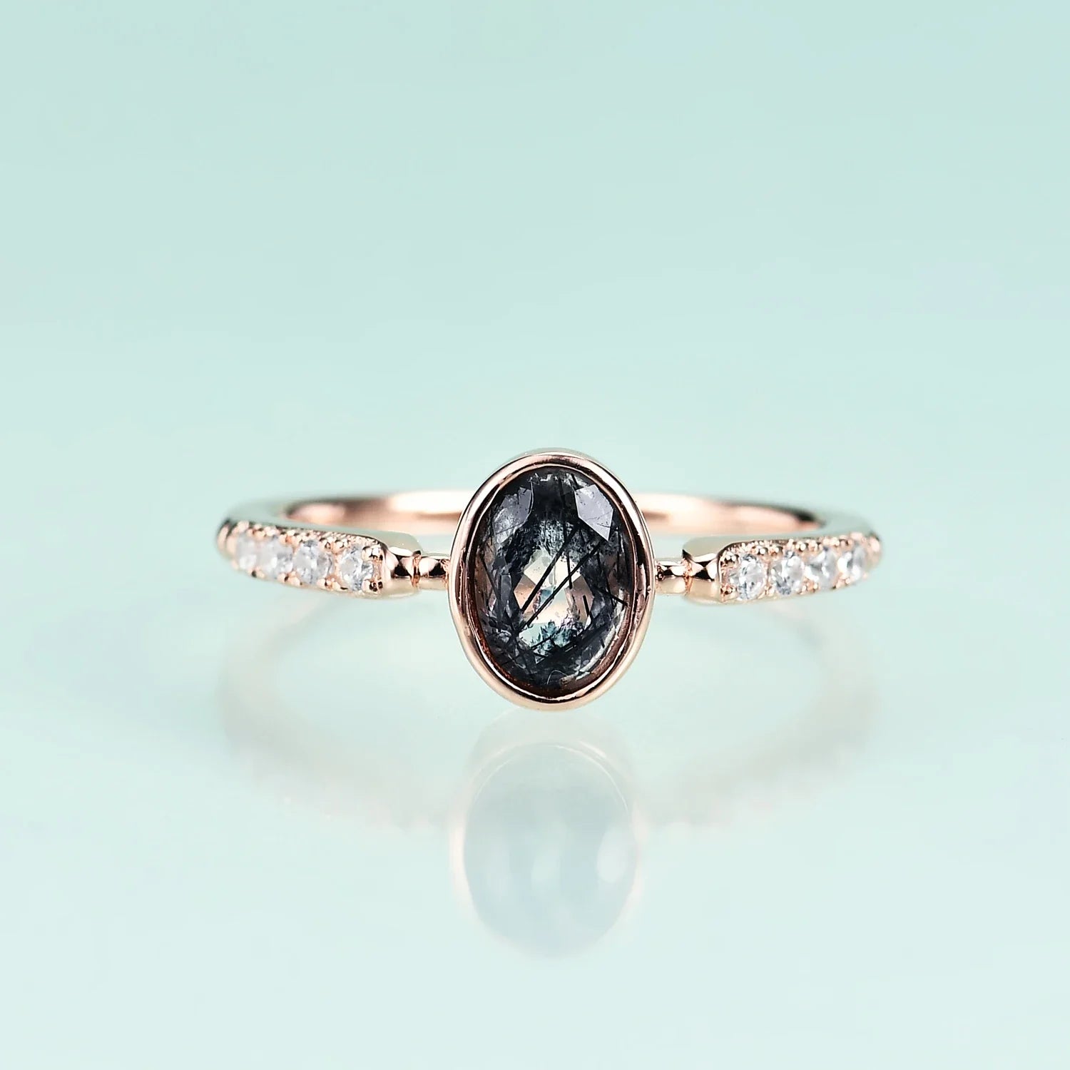 Rutilquarz-Verlobungsring mit ovaler Lünette, zierlich und schlicht | Shop Nory