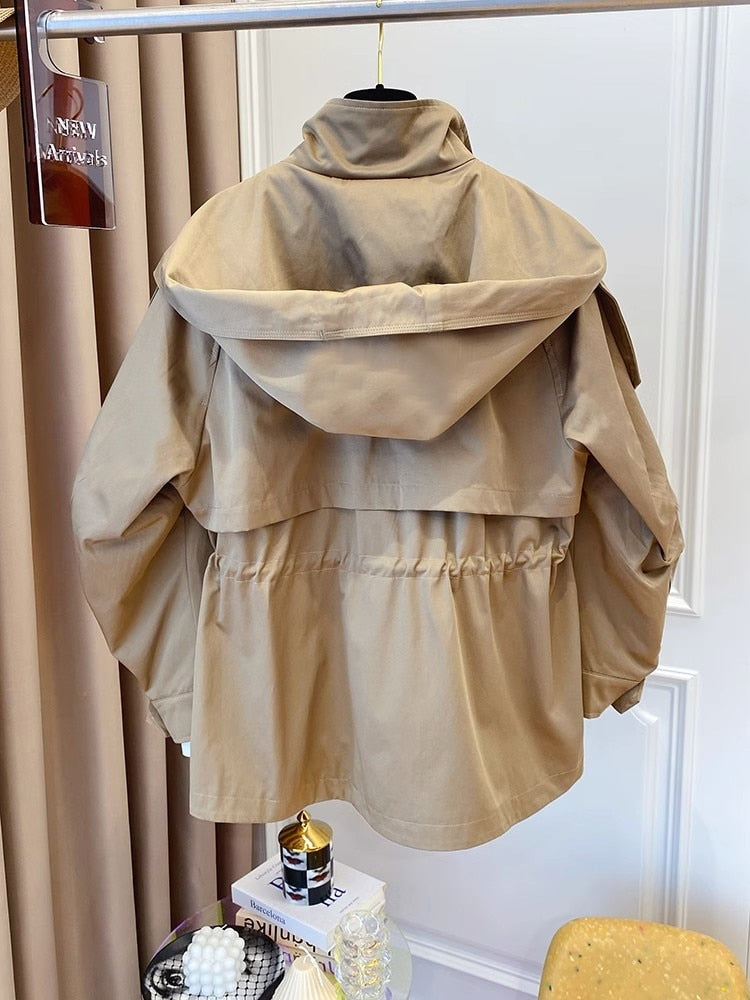 Leichte Kapuzenjacke mit Taschen