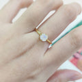 Mondstein-Kristallring minimalistisch mit rundem Mondstein Boho-Ring Edelsteinring | Shop Nory
