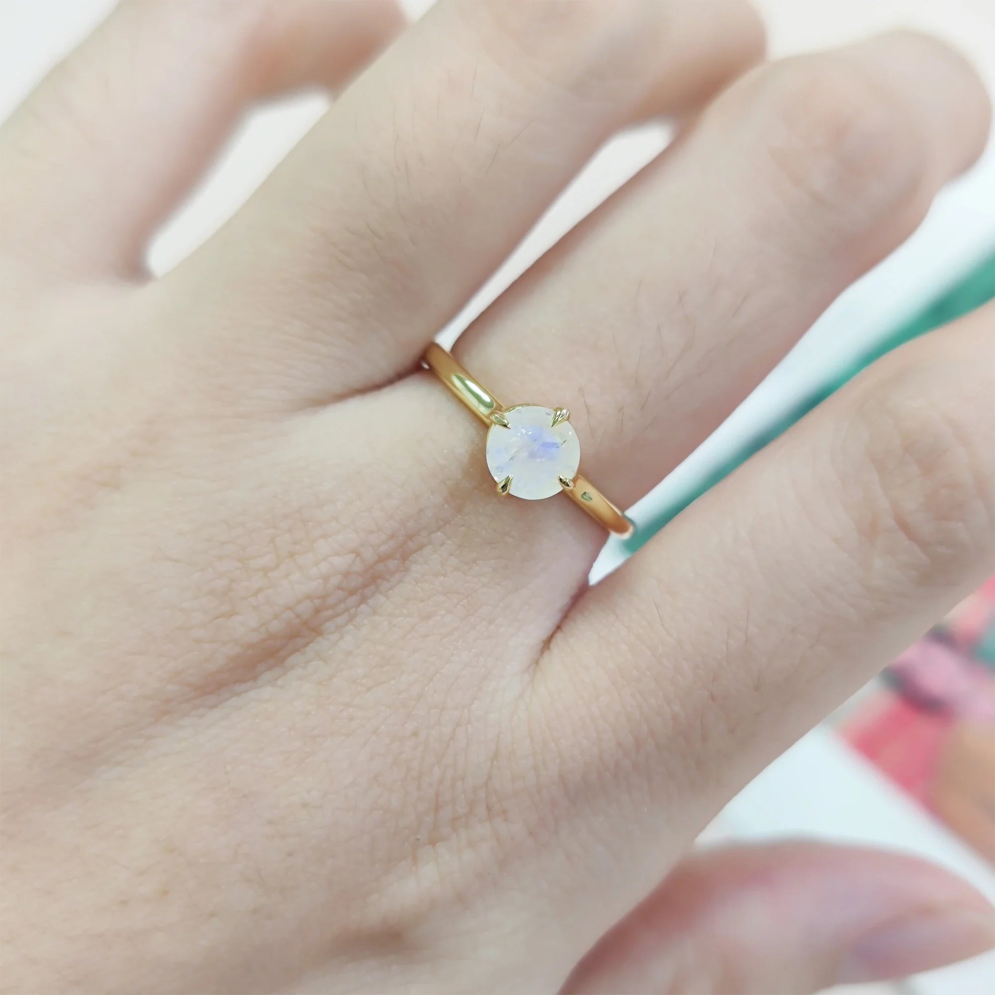 Mondstein-Kristallring minimalistisch mit rundem Mondstein Boho-Ring Edelsteinring | Shop Nory