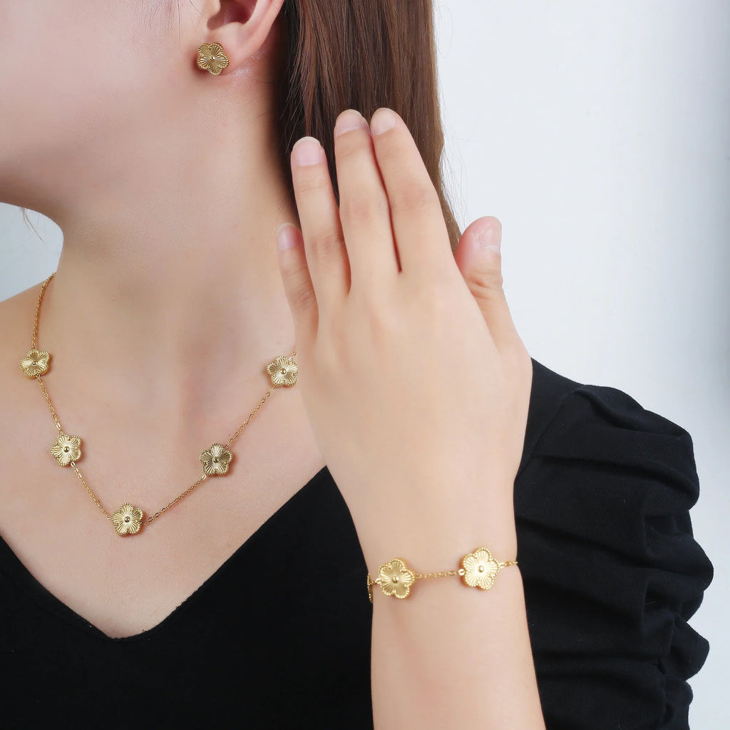 Klassisches Edelstahl Fünf-Blumen-Armband für Damen Shop Nory