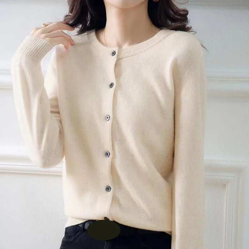Klassische Strickjacke