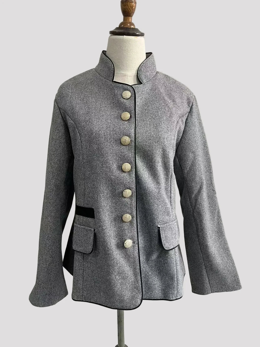 Damen Kurzjacke mit Mehrknopfleiste und Farbakzenten | ShopNory