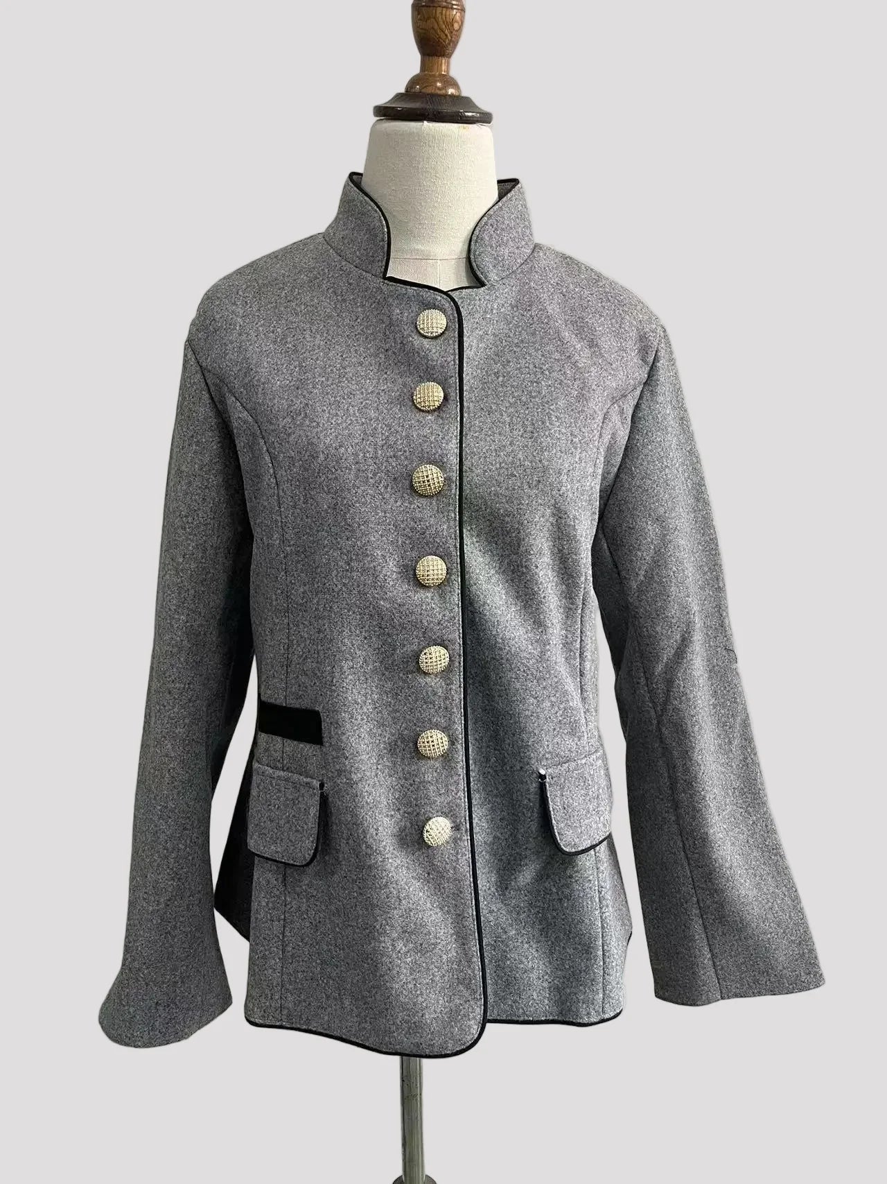 Damen Kurzjacke mit Mehrknopfleiste und Farbakzenten | ShopNory