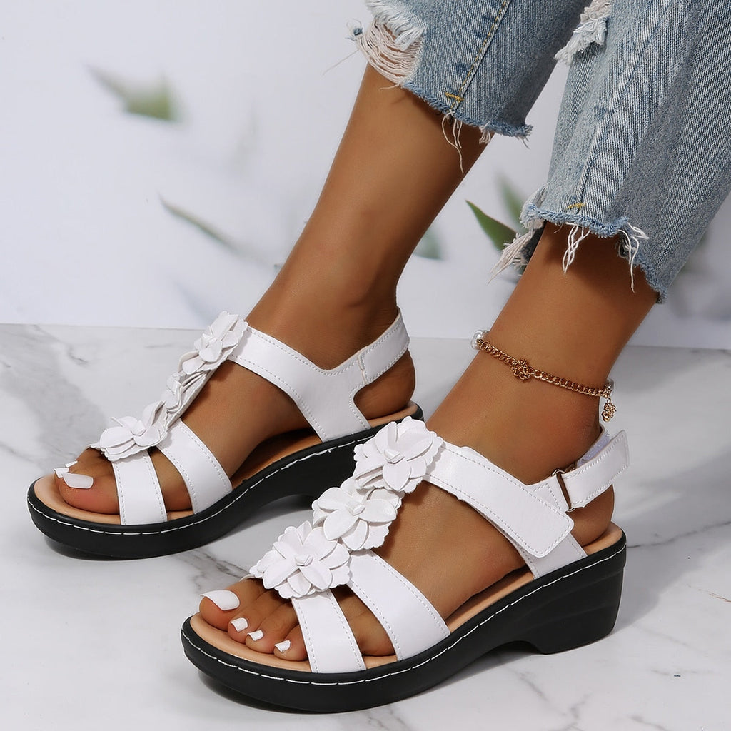Orthopädische Sandalen mit Schwarzen Blumen