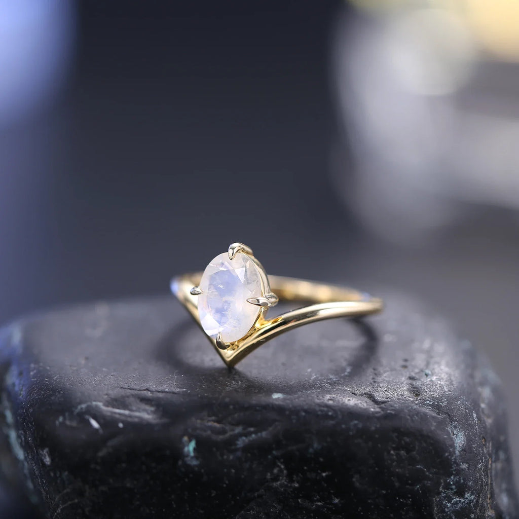 Geschwungener Ehering mit echtem Mondstein aus Sterlingsilber | Shop Nory